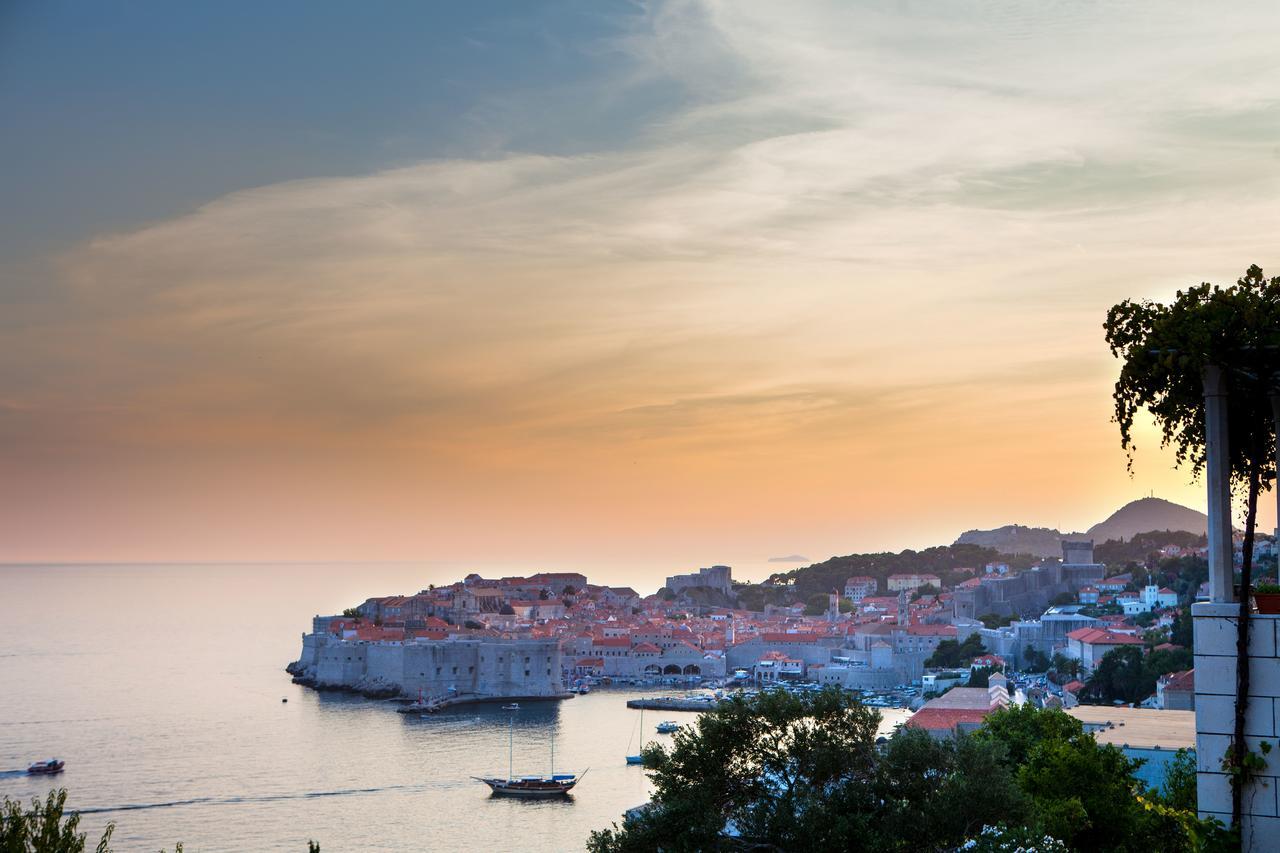 Apartment Dove With Sea View And Free Parking Dubrovnik Exterior photo